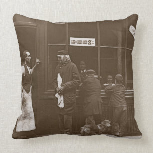 Coussin Un Convict "à la maison", 1876-77 (woodburytype)