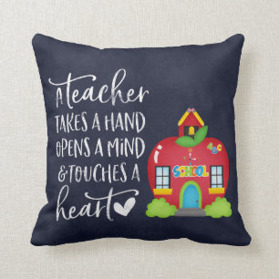 Coussin Un enseignant prend la main