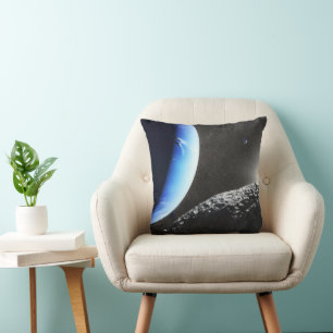 Coussin Un Hippocamp de la minuscule lune de Neptune.