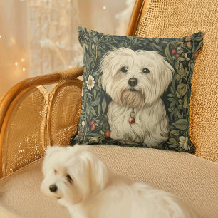 Coussin Un mignon chien maltais dans un jardin à la Willia