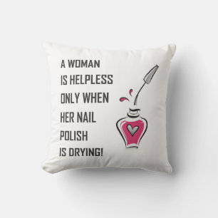 COUSSIN UNE FEMME EST INUTILE...
