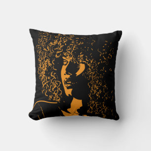 Coussin Une jolie femme africaine avec portrait afro