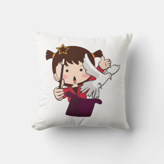 Coussin une mignonne petite fille magicien