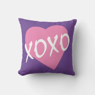 Coussin Valentine XOXO embrasse dans ses bras Coeur rose p