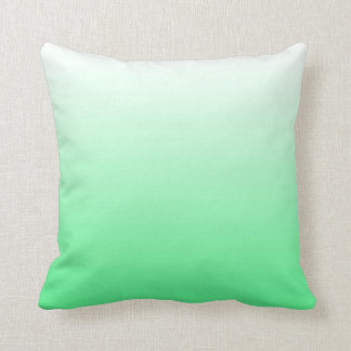 Coussin vert en bon état d'Ombre