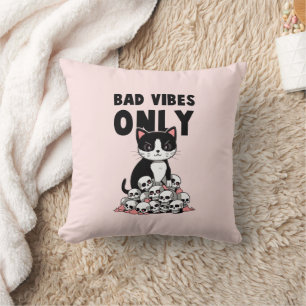 Coussin Vibes incorrectes uniquement - Chat et crânes