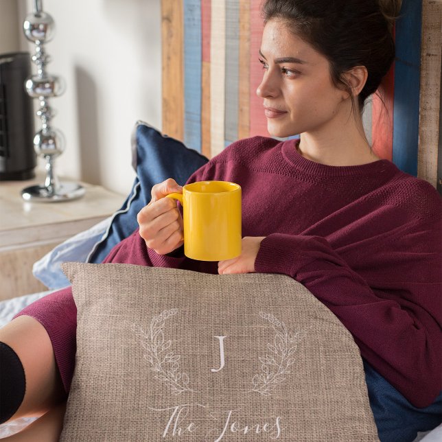 Coussin Vintage famille de fermiers monogrammée (Créateur téléchargé)