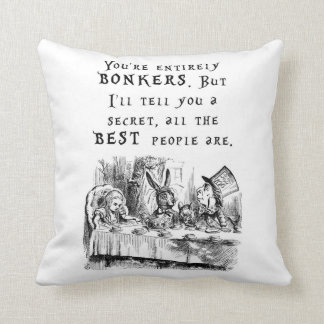 Coussin Vous êtes entièrement fous - Alice au pays des