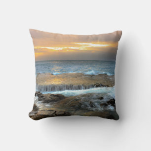 Coussin Vue aérienne Photographie de Rocky Shore