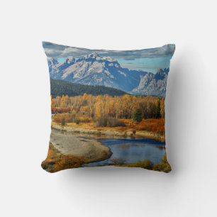 Coussin Vue de la rivière Grand Teton Mountains à l'automn