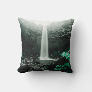 Coussin Vue Extraordinaire sur la cascade de Svartifoss. i