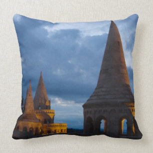 Coussin Vue nocturne sur le bastion des pêcheurs, Castle H