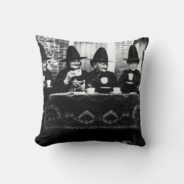 Coussin Welsh Witches (Recto)