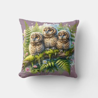 Coussin Whimsical Three Owens in Forest - Nature Art