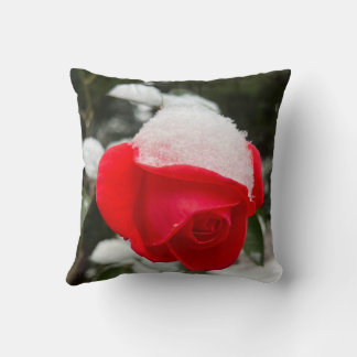 Coussin Winter Rose Throw Pillow 