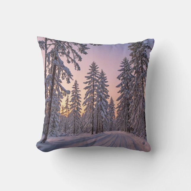 Coussin Winter Wonderland Sunset Throw Pillow (Recto)