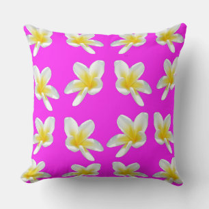 Coussin Yellow Frangipani Flowers On Rose Backgrrond