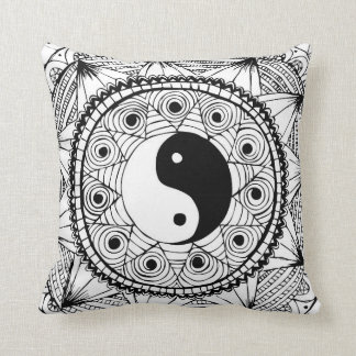 Coussin Yin et noir de Yang