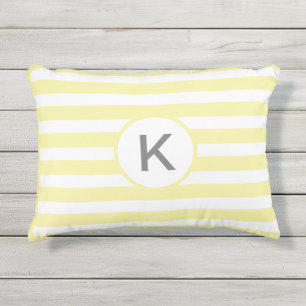 Coussins de patio rayés jaune et blanc Monogramme