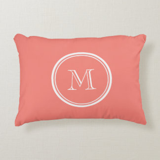 Coussins Décoratifs À extrémité élevé rose de corail initial de