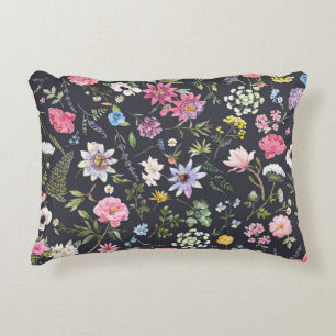 Coussins Décoratifs Aquarelle Florale : Motif d'été doux.
