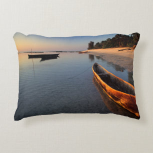 Coussins Décoratifs Bateaux en bois sur la plage de Tondooni