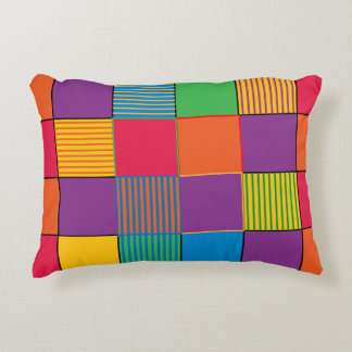 Coussins Décoratifs Carrés et bandes aux couleurs vives
