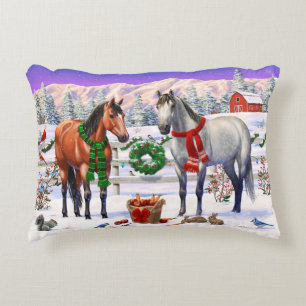 Coussins Décoratifs Chevaux gris baie et pomme dans la ferme de Noël d