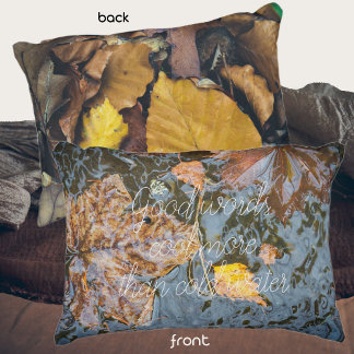 Coussins Décoratifs Feuilles d'automne dans le courant forestier
