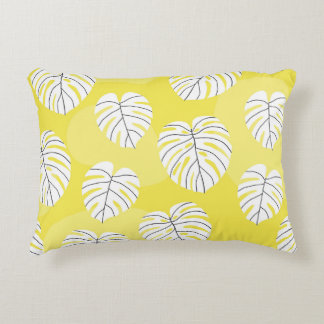 Coussins Décoratifs Feuilles de Monstera, arrière - plan jaune vif.