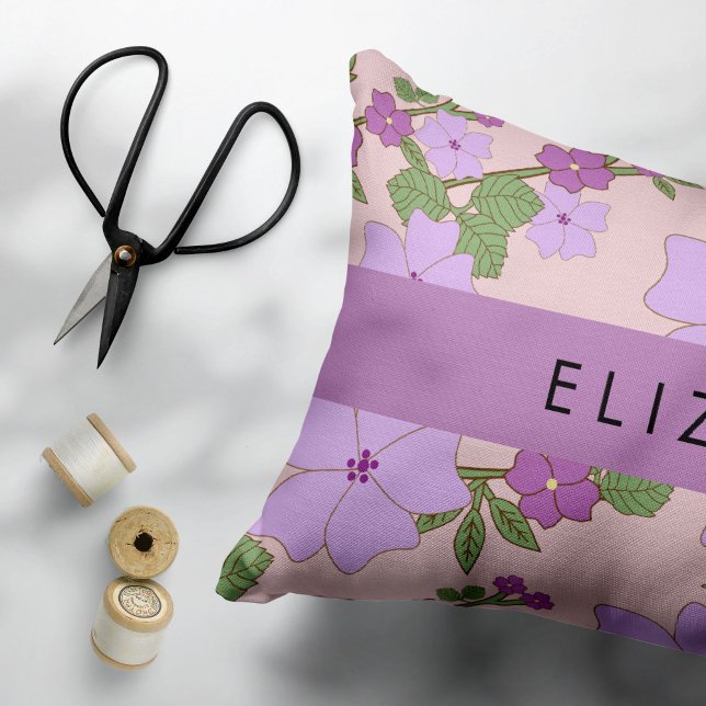 Coussins Décoratifs Fleurs Violettes, Motif De Fleurs, Votre Nom (Créateur téléchargé)