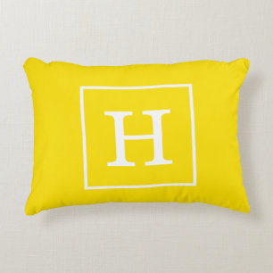 Coussins Décoratifs Monogramme initial encadré jaune blanc