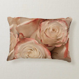 Coussins Décoratifs Oreiller accentuel de roses à bout rouge et crème