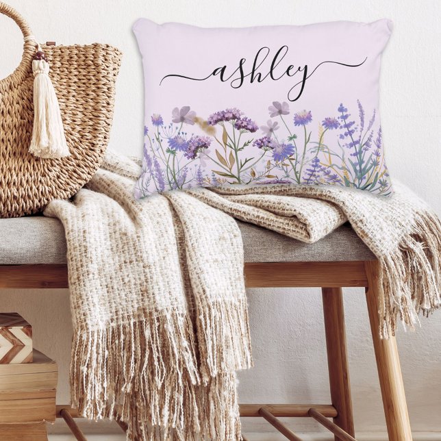 Coussins Décoratifs Pré de fleurs sauvages mauves à l'aquarelle Monogr (In situ Boho interior)