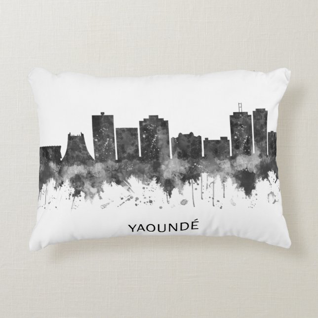 Coussins Décoratifs Yaoundé Cameroon Skyline BW (Devant)