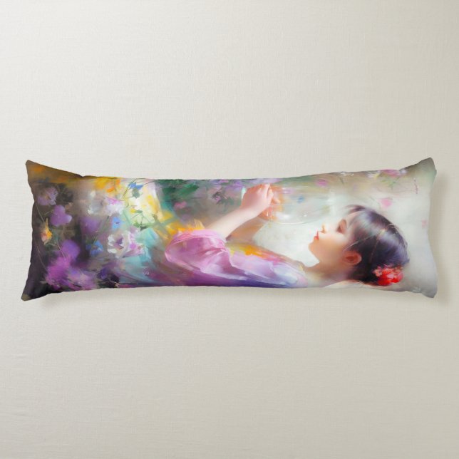 Coussins Longs Fille admirant une fleur dans ses mains (Devant)