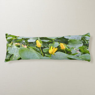 Coussins Longs Fleurs sauvages de la forêt – Photographie botaniq