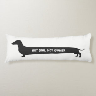 Coussins Longs Hot-dog de teckel drôle, propriétaire chaud