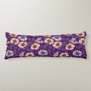 Coussins Longs Rose de chien et papillons en rose et violet
