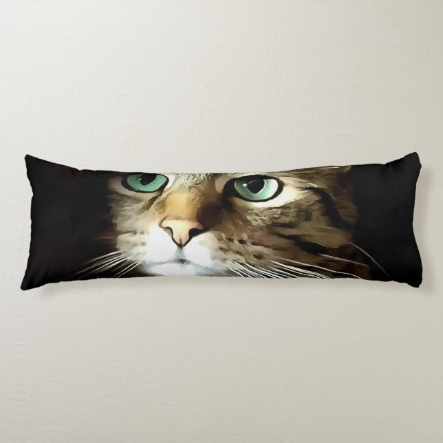 Coussins Longs Tabby Chat Aux Yeux Verts Isolé Sur Noir (Devant)