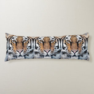 Coussins Longs Tiger regard visage dans Graphic Press Style