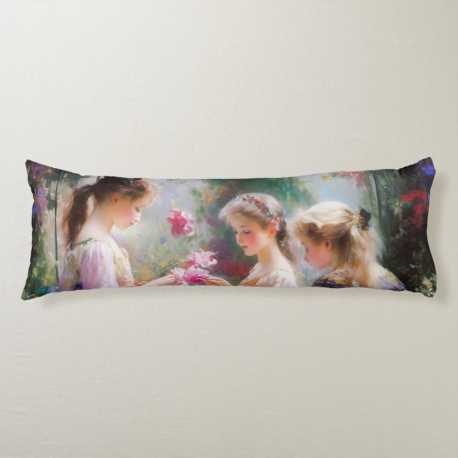 Coussins Longs Trois filles jouant dans un jardin (Devant)