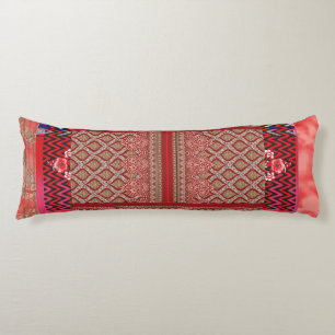 Coussins Longs un design motif rouge et beige