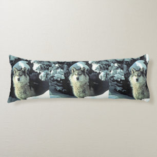 Coussins Longs Wolf Dans La Neige