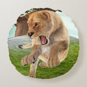 Coussins Ronds Aventure artistique de lionne féroce dans la jungl
