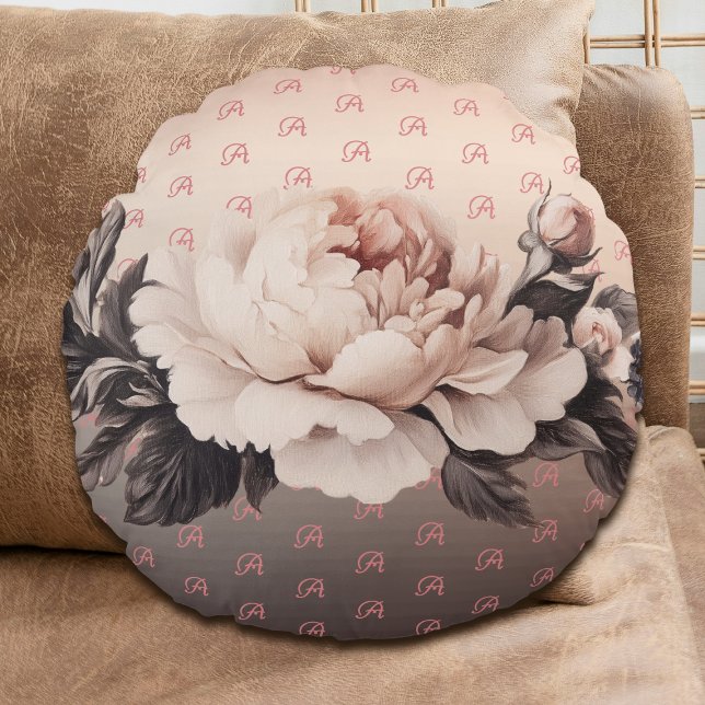 Coussins Ronds Boho Beige Floral Monogramme Tour Jeu Oreiller (Round beige rose pillow on a couch.)