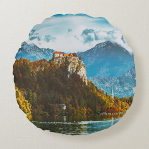 Coussins Ronds Château de Bled : Vue sur la falaise slovène.