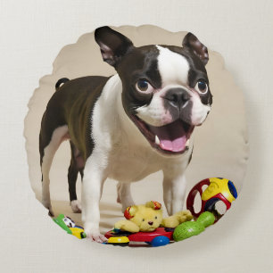 Coussins Ronds Chien de Boston Terrier jouant avec des jouets