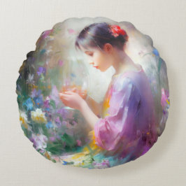 Coussins Ronds Fille admirant une fleur dans ses mains