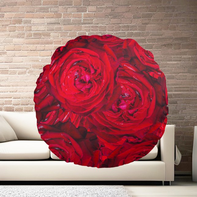 Coussins Ronds Fleurs de roses rouges avec gouttes - photographie (Créateur téléchargé)